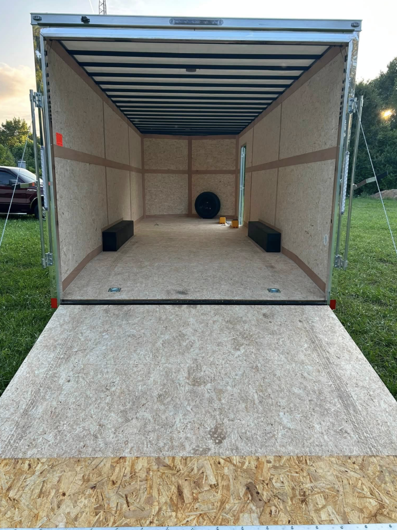 24ft Enclosed photo 2
